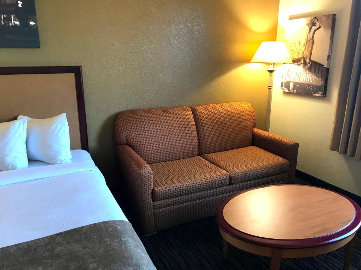 ג'ין Ramada By Wyndham Terrible'S Hotel & Casino מראה חיצוני תמונה
