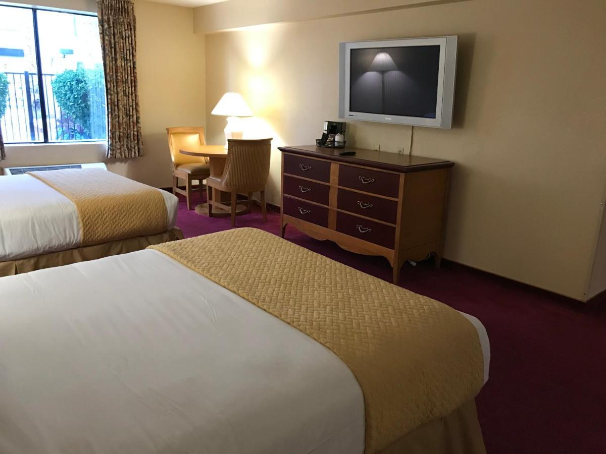 ג'ין Ramada By Wyndham Terrible'S Hotel & Casino מראה חיצוני תמונה