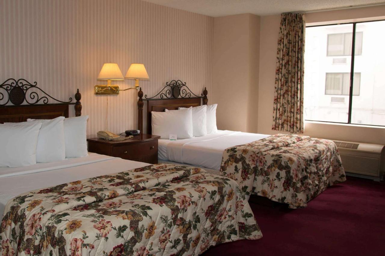 ג'ין Ramada By Wyndham Terrible'S Hotel & Casino מראה חיצוני תמונה